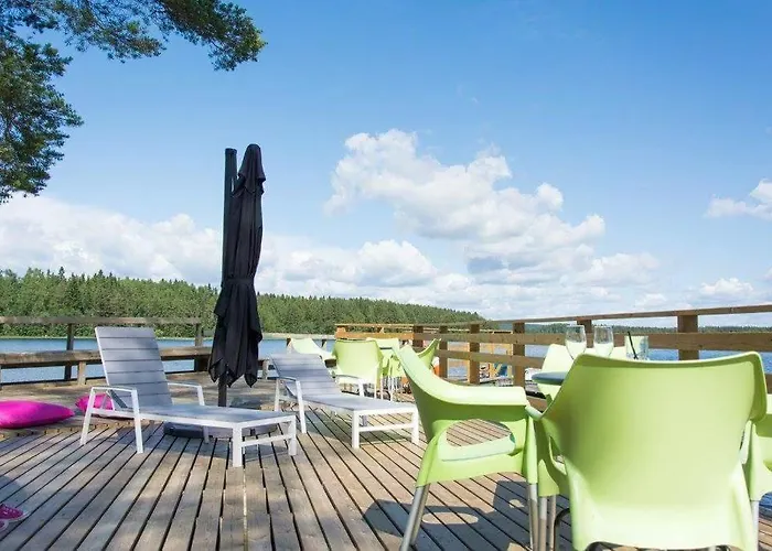 Hotelli Viikinhovi 4*